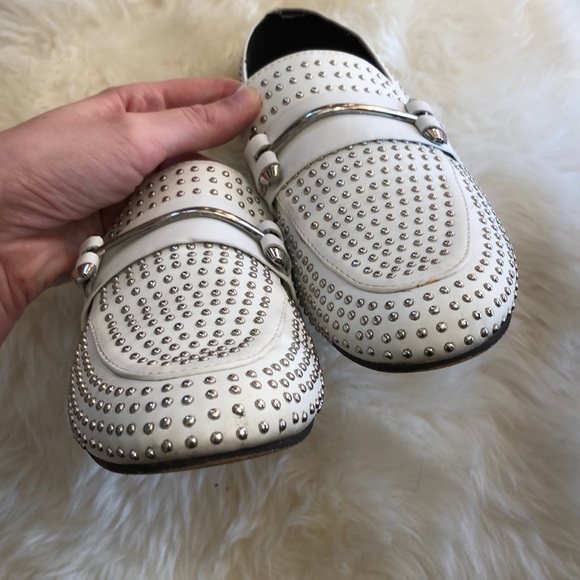 Steve Madden Studded White Kast Loafers 7 - Picture 5 of 6